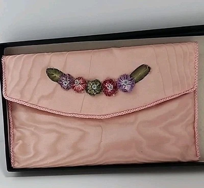 Vtg Embroidered Hankie Handkerchief Holder Pouch Handmade Handcrafted  - Image 1 of 4