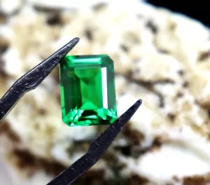 Natural 10.20 CT Emerald Shape Tsavorite Garnet Green Certified Loose Gemstone - Picture 1 of 11