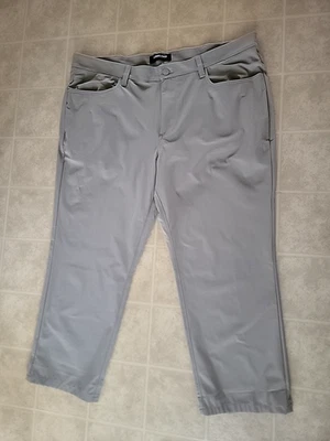 Pantalones de mezclilla Kirkland Signature para hombre talla 40x26 color caqui tostado pierna recta Foto 1 de 3