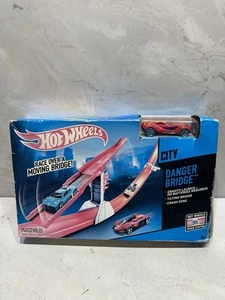 Hot Wheels City Danger Bridge - ¡Carrera sobre un puente móvil! - 2014 MUY RARO - Imagen 1 de 9