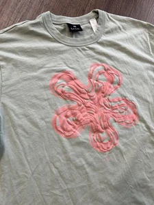 Paul Smith Usado en Excelente Condición Verde Salvia Naranja Flor Algodón Orgánico Timbre Camiseta Mediana - Imagen 1 de 8