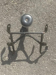 SUZUKI GSF600 GSF600S BANDIT MK1 1995-1999 HEADLIGHT MOUNTING BRACKET - Picture 1 of 1