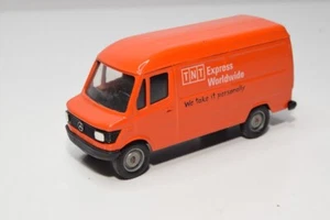B54 1:50 SOLID 2131 MERCEDES-BENZ VAN 407D 407 D TNT EXPRESS WORLDWIDE NM COND. - Foto 1 di 7