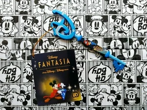Disney Mickey Fantasia Opening Ceremony Key 80 Años Disneystore Edición Limitada - Picture 1 of 4