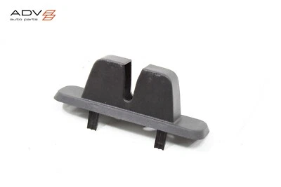 Jaguar E-Pace 2018-2023 puerta trasera puerta levadiza bloqueo pestillo cubierta moldura OEM Foto 1 de 4