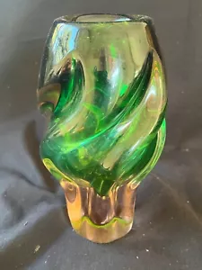 Ancien vase torsadé en verre torsadé art bohème tchèque Josef Hospodka vert - Photo 1 sur 7