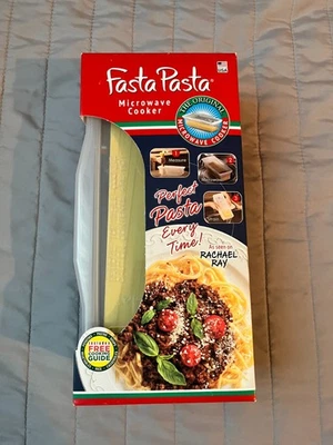 FASTA PASTA MICROWAVE COOKER & STRAINER  SEEN ON RACHEL RAY Perfect Pasta  New! - Image 1 of 4