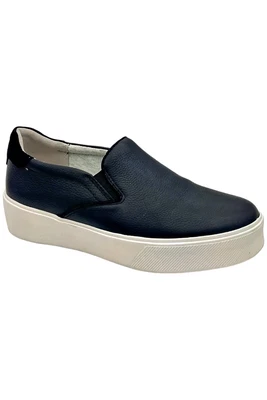 Zapatilla deportiva informal Naturalizer Marianne 2.0 de cuero negro para mujer Foto 1 de 3