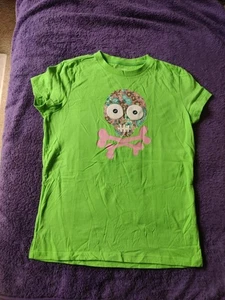 Funky Green Tshirt with Fun Skull And Crossbones Motif - Picture 1 of 9