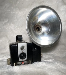 Kodak Brownie Hawkeye Flash Model Camera & Original Flash Attachment - As-Is - Bild 1 von 16