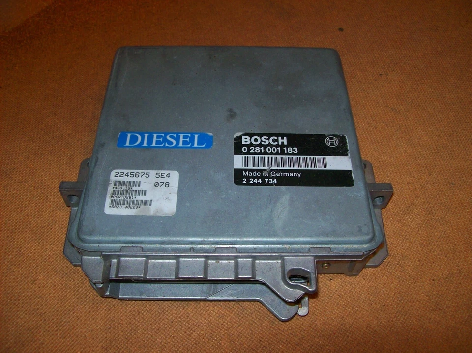 Centralina motore BMW 525TDS E34 BOSCH 0281001183 2244734 2245675 5E4 28RTD281 - Immagine 1 di 1