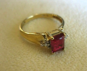 Ladies 10K Gold Ring w/ Faceted Red Stone / Size 6 ¼ / 2.2 grams  - Picture 1 of 8