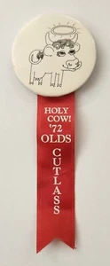 HOLY COW ~ '72 OLDS CUTLASS Pin con Cinta - Recuerdo Auto Show - ¡Envío Gratis! - Imagen 1 de 3