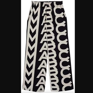 $375 NWT Marc Jacobs Black Ivory Oversized Logo Sweatpants size XL - Picture 1 of 7