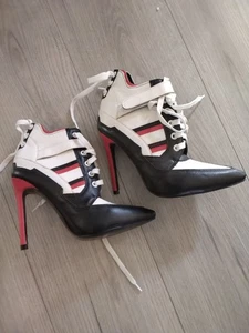 Hot Topic High Heel Plateau Sneaker Rot Weiß Schwarz Schnürsenkel Gr. 6 Neu - Bild 1 von 5