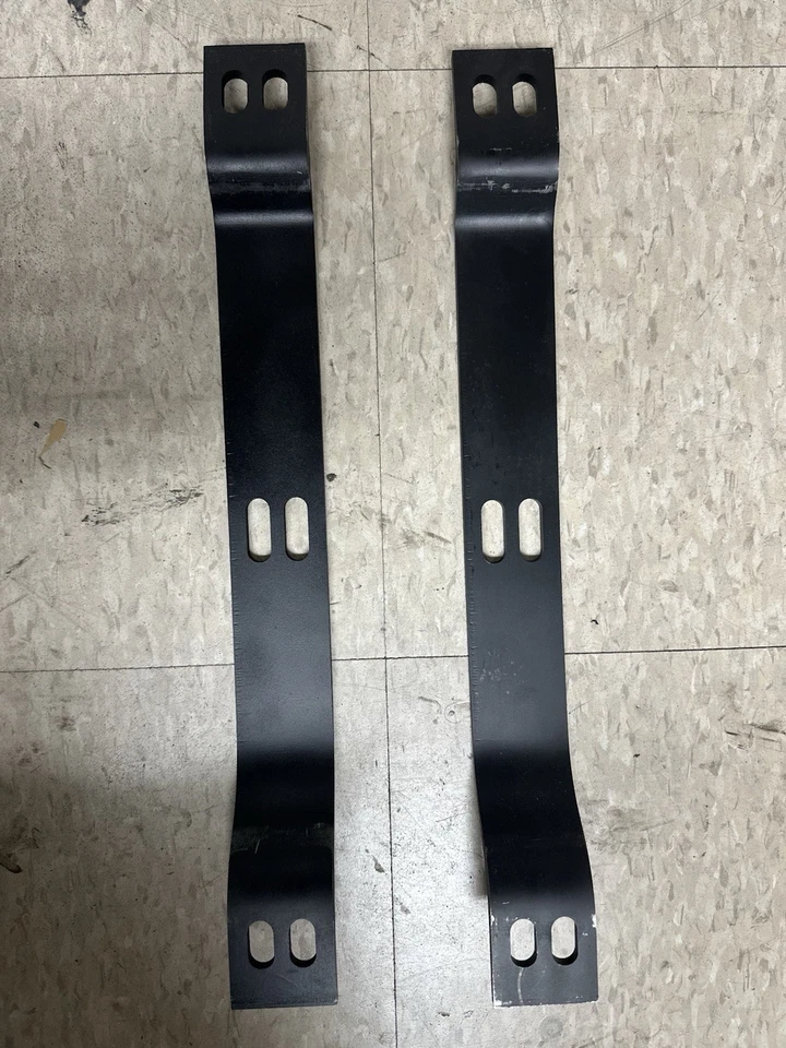 Внутренние кронштейны переднего бампера Mercedes 280SE 3.5 - Изображение 1 из 3