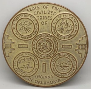 Sellos de cerámica Frankoma de 5 tribus civilizadas de indios en Oklahoma Trivet EE. UU. - Imagen 1 de 4