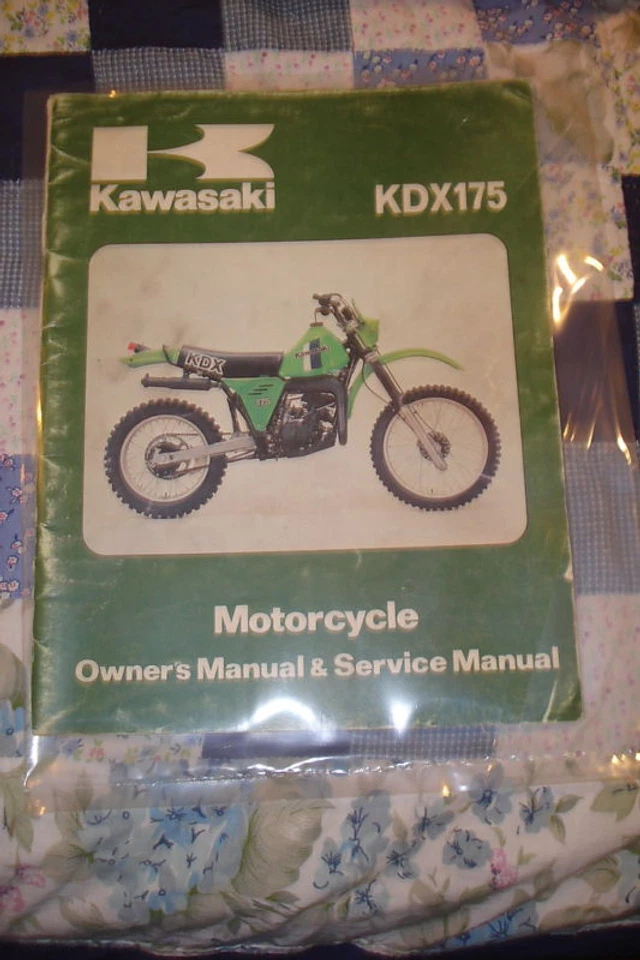 Kawasaki KDX175 Manual del propietario y manual de servicio Foto 1 de 1