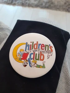 Childrens Book Of The Month Club Vintage Badge - Picture 1 of 2