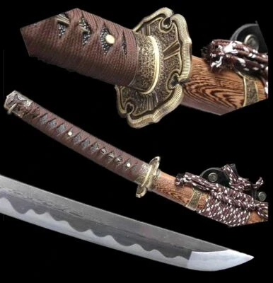 Espada japonesa de batalla forjada a mano Samurai Tachi afilada Damasco hoja de acero Katana Foto 1 de 4