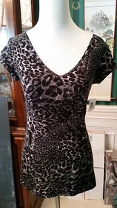 *NWT* No Boundaries Women's sz Med Animal Print Top - Picture 1 of 2