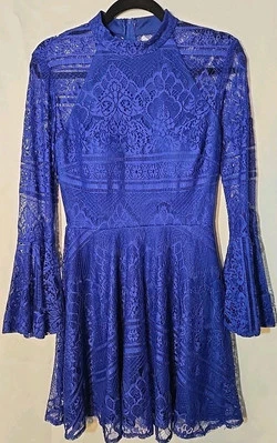 Jodi Kristopher 皇家蓝色蕾丝连衣裙长袖青少年 7 码内置文胸 — 第 1/4 张图片