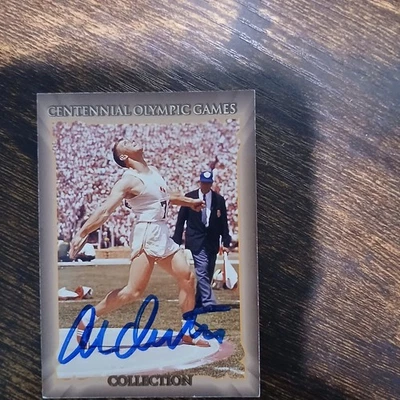 Tarjeta #28 firmada por Al Oerter de los Juegos Olímpicos del Centenario - Disco autografiado Foto 1 de 2
