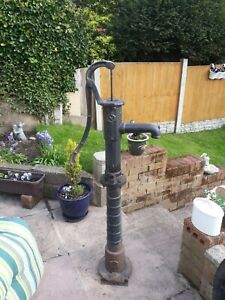 Cast Iron Vintage Style Garden Water Pump - Ornamental Garden Feature - Black. 