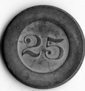 Antigua ficha de póker: 25 azul en relieve - Imagen 1 de 1