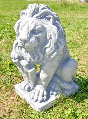 🔶Löwe mit Wappen Steinfigur Gartenfigur Steinkunst BLACKFORM - Bild 1 von 3