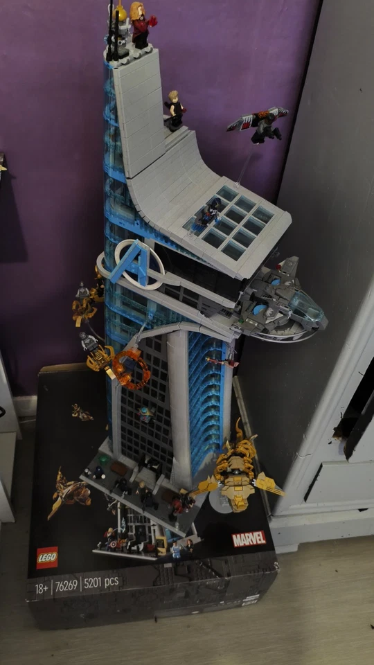 Lego Marvel – Tour Avengers (vendue en l’état, pièces visibles sur photo) - Photo 1/1