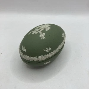 Large Wedgwood Green Jasperware Egg Trinket Box in excellent condition - Picture 1 of 13