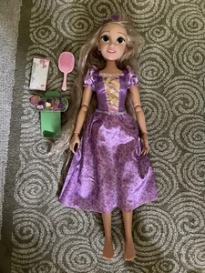 JAKKS Rapunzel Playdate Puppe - 32" Disney "Verheddert" - beweglich  - Bild 1 von 4