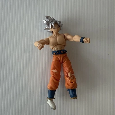 Bandai Dragon Ball Super Evolve Goku Ultra Instinto Plata 5" Falta Pie Foto 1 de 2