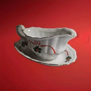 Walbrzych Holiday Ribbons Korb mit Jubel Sauciere & Tropfteller Weihnachten - Bild 1 von 5