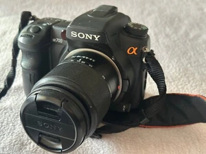 Sony alpha 700 - Kit mit Objektiv DT 18-70mm (F3.5-5.6) - Bild 1 von 20