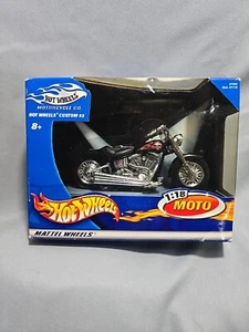 Hot Wheels Motorcycle Co. "Cruising Bike" 1:18 Scale Diecast Motorcycle 47365 - Picture 1 of 8