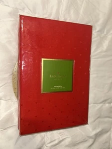 Kate Spade LARABEE DOT CRANBERRY (ROT) 70”x104” längliche Tischdecke -- Neu mit Etikett - Bild 1 von 15