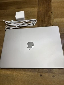 Mint 🔥🔥 Macbook Air M4 16gb 256gb silver 2025 Model With Warranty.🔥🔥 - Photo 1/12