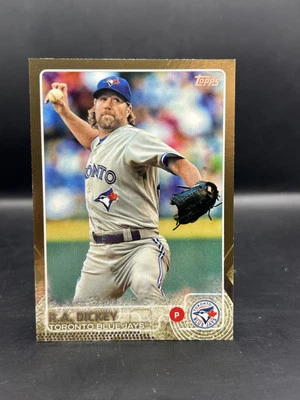 2015 Topps #316 R.A. Dickey Gold #/2015 - Image 1 of 2