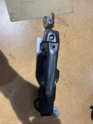 Manija de puerta exterior Nissan Juke 2011-2017 lado del conductor delantero izquierdo OEM Foto 1 de 3