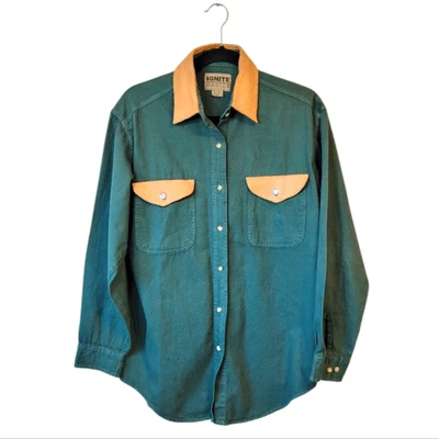 Camisa vintage Ignite Basics Hunter detalle de cuero verde abotonada talla S Foto 1 de 4