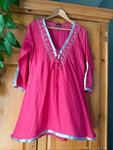 Top túnica de algodón bordado rosa Tommy Bahama ribete plateado talla M - Imagen 1 de 9