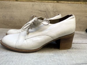 Vintage Womens Carvela Soft White Leather Mid Heel Oxford Lace up Shoes Size 5.5 - Picture 1 of 12
