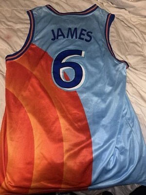 Camiseta deportiva de baloncesto grande usada LeBron James Tune Squad para hombre - excelente estado Foto 1 de 3