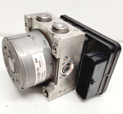 2017-2018 Cadillac ATS Brake ABS Pump Module 84234872 - Image 1 of 4
