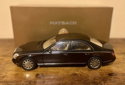 DISCONTINUED! RARE! Diecast AUTOart Maybach 57 1/18 Scale - Excellent Condition! - Image 1 of 4