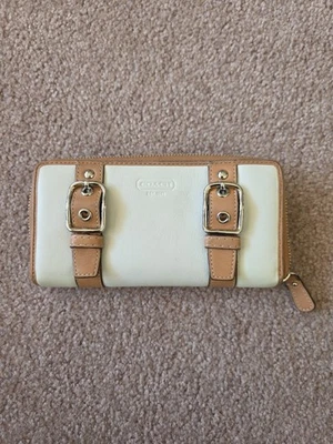 Cartera Coach Vintage Beige Marrón SOHO Cuero Acordeán Cremallera Alrededor con Hebillas Foto 1 de 4