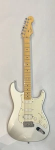 FENDER STANDARD STRATOCASTER USA BLIZZARD PEARL - Picture 1 of 7