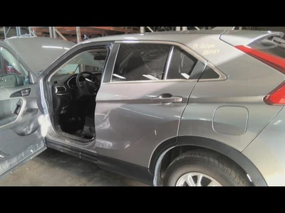 Used Rear Left Door Assembly Rear Side fits: 2019 Mitsubishi Eclipse cross Rear Foto 1 de 4